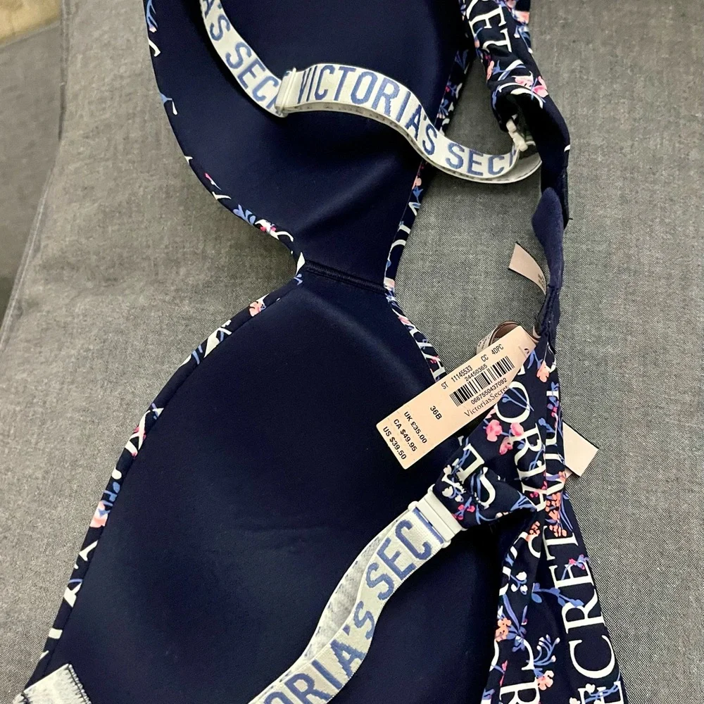 🌷Brand New Wireless Push Up Bra Victoria's Secret Blue and Pink Text Pattern Bra - Picture 6 of 7